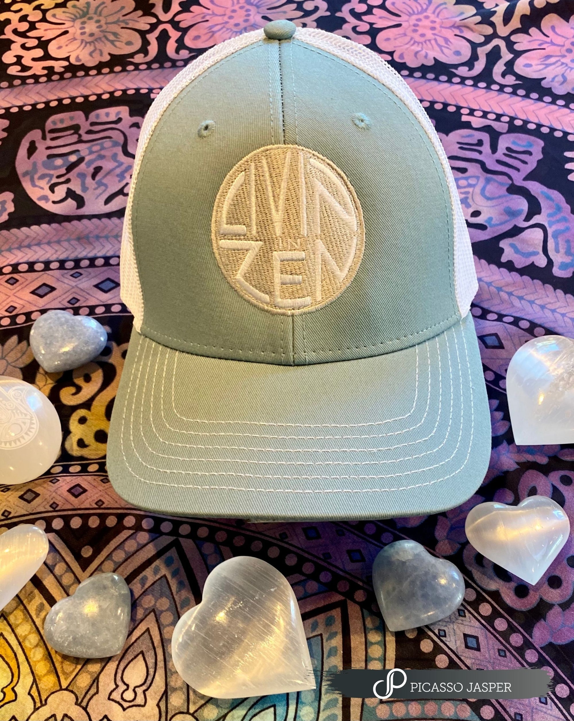 Livin in Zen, Hat