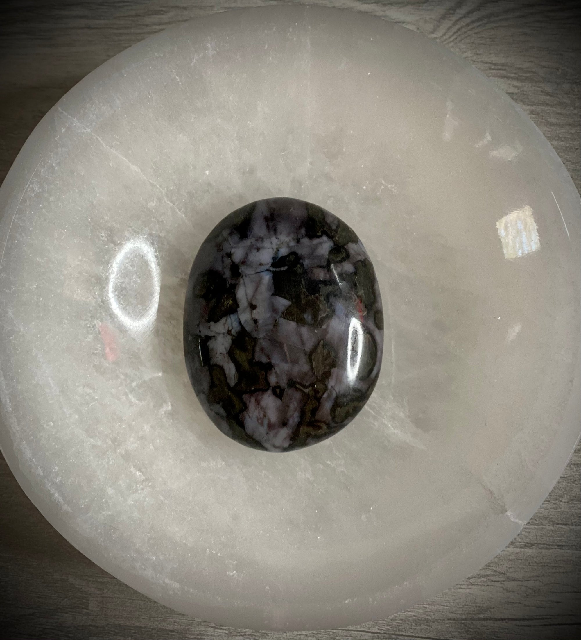 Indigo Gabro, Palm Stone