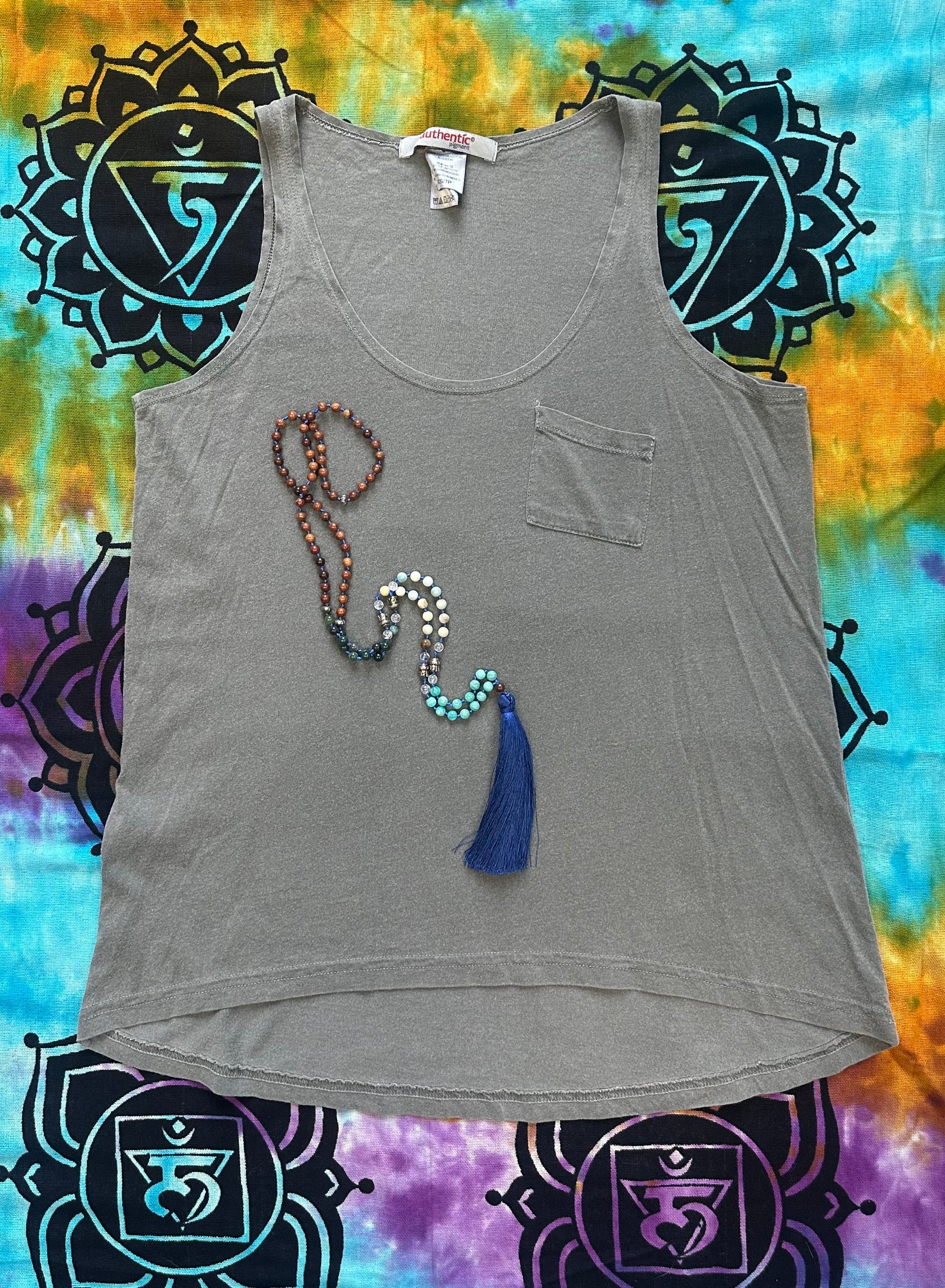 High-Low, Pocket- Vintage Vibe Tank