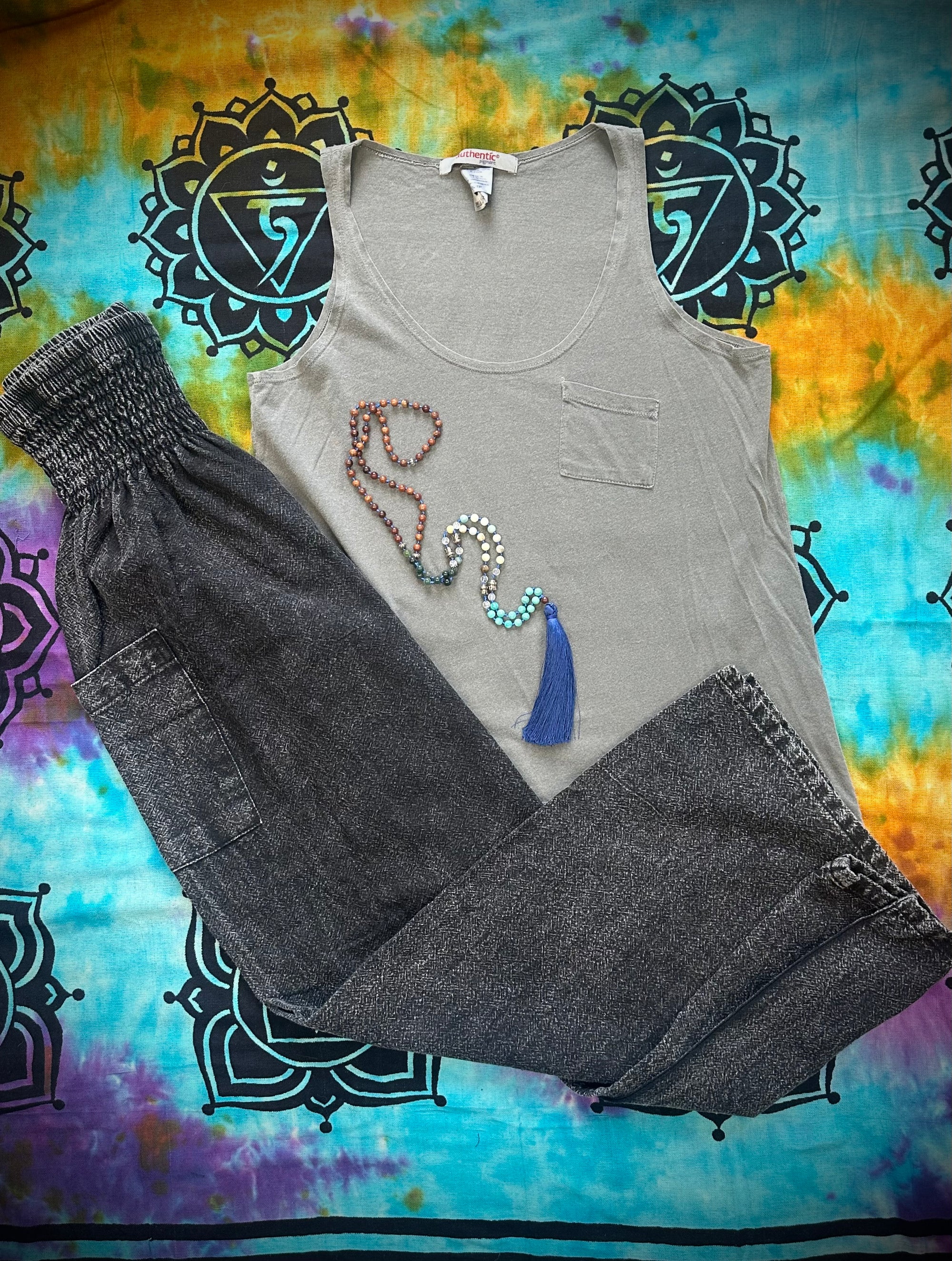 High-Low, Pocket- Vintage Vibe Tank