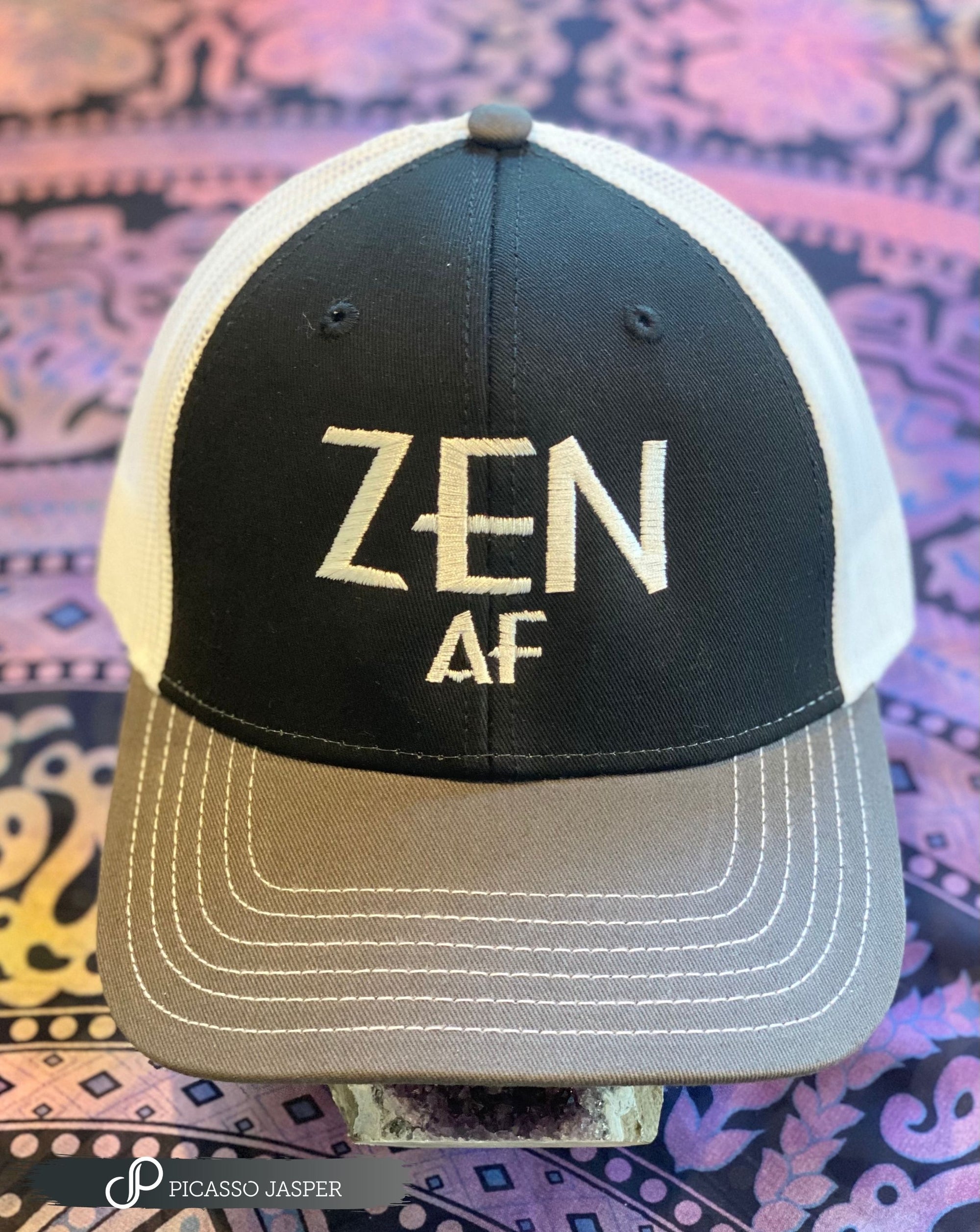 Zen AF, Hat